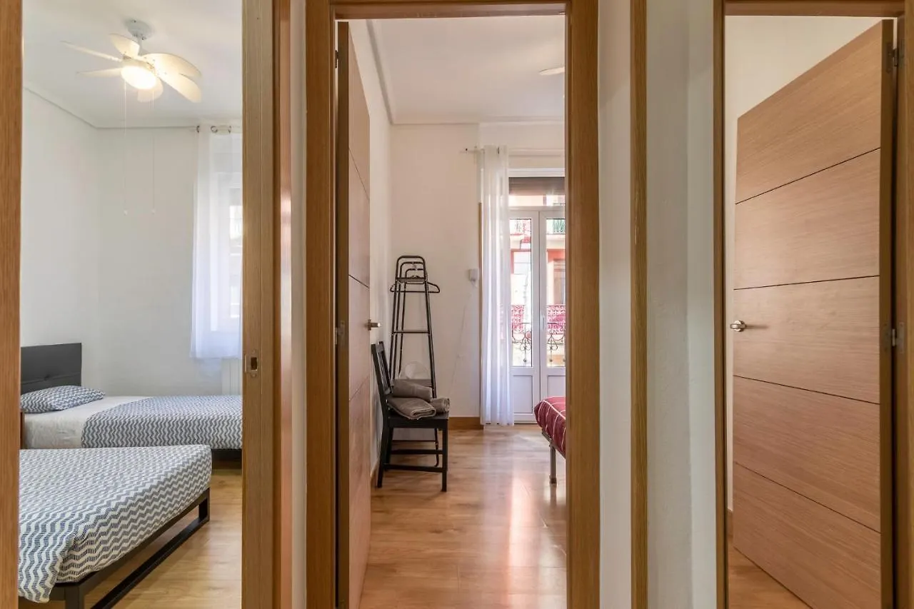 Apartment Apartamento Junto Al Guggenheim Con Parking Gratuito Bilbao Spanien